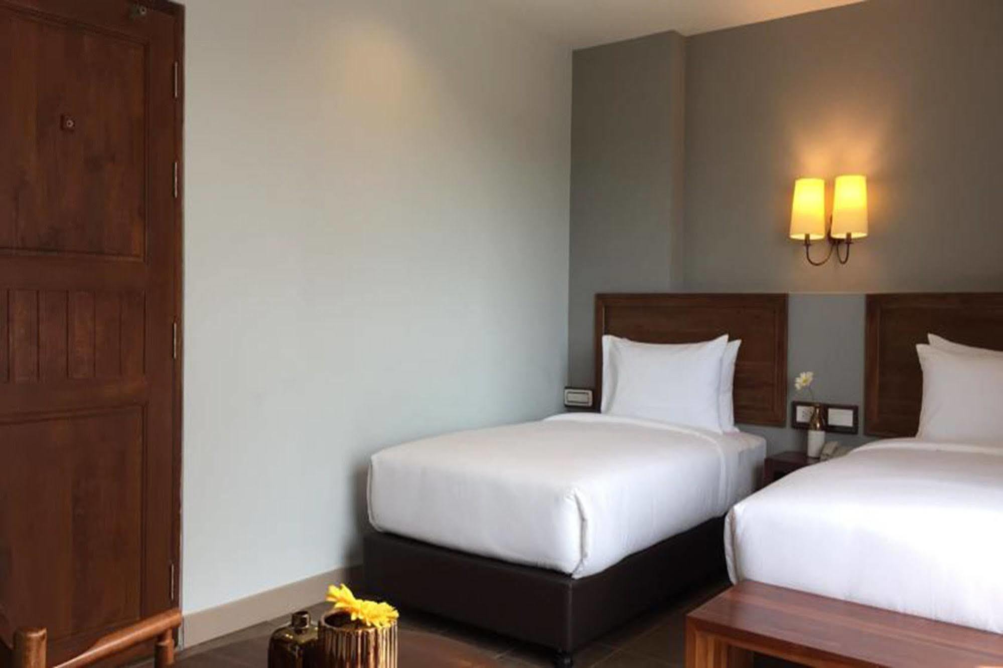Carunda Hotel Ban Nong Hin  Exteriör bild